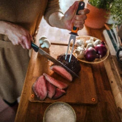 Fiskars Functional Form Steakvork -Keukenwinkel 47503 01 2 EnvironmentImage 9fc69b3c17