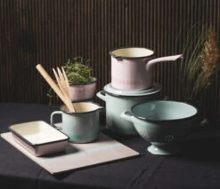 Muurla Vappu Emaille Steelpan 1,9 L -Keukenwinkel 501751 01 12 EnvironmentImage d844f141c9