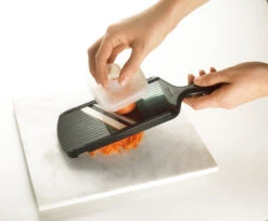 Kyocera Julienne Mandoline 10 Kyocera Julienne Mandoline -Keukenwinkel 508589 01 3 EnvironmentImage 899be4b01d