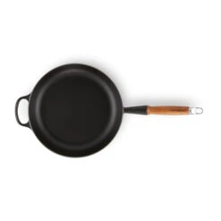 Le Creuset Signature Hapjespan Houten Handvat 28 Cm -Keukenwinkel 512411 01 3 ProductImageExtra f479bb54d3